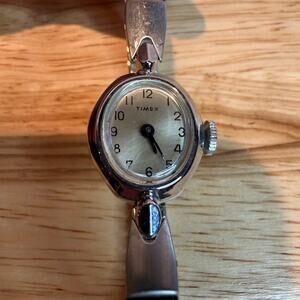 Vintage Timex Ladies Mechanical Watch Silver Tone Expansion Band Wind Up